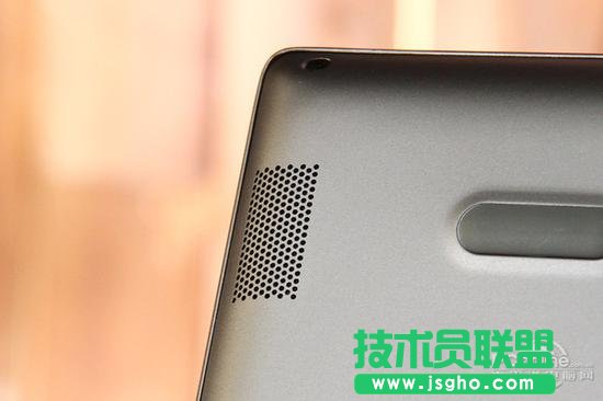 　　此外，這款筆記本還搭載了720P的攝像頭，十分靠譜。