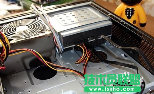 如何使用新硬盤系統安裝系統之家WinXP sp3系統？