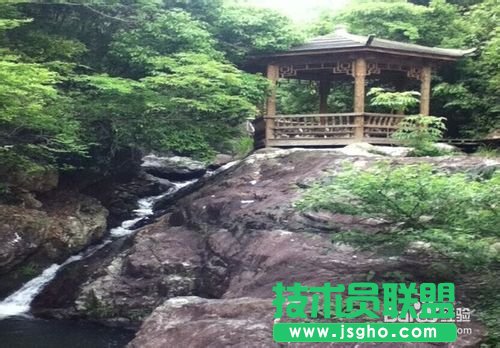 如何在幻燈片中插入多首音樂(lè)？