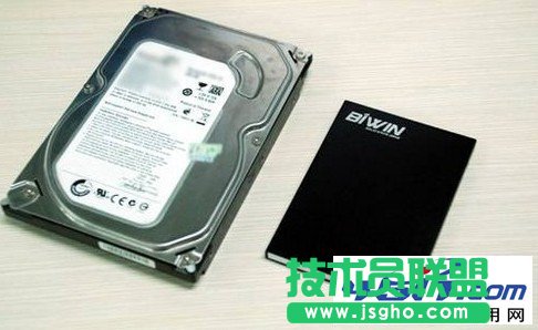 本次對比的兩位主角1T 7200轉HDD 和 BIWIN C8301 128GB SSD